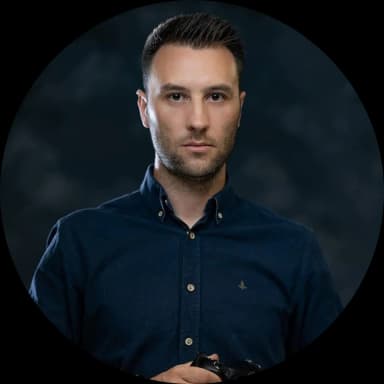 Cristian Penișoară - Fondator & Fotograf Principal