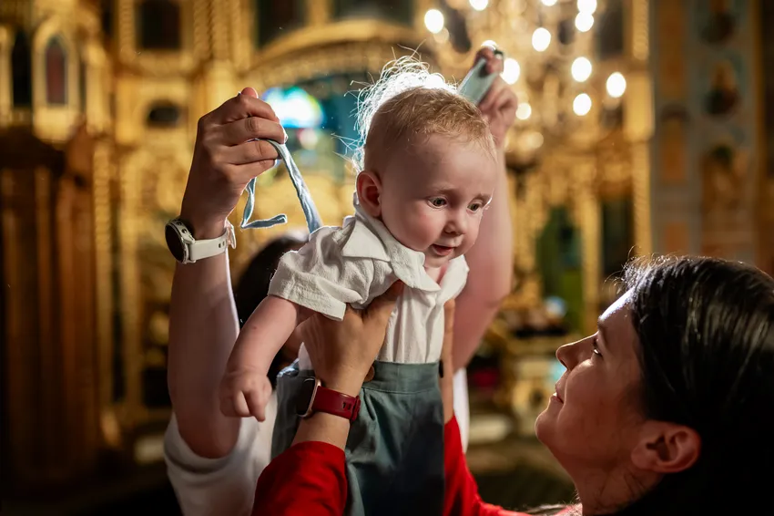 Mângâiere caldă și priviri inocente
